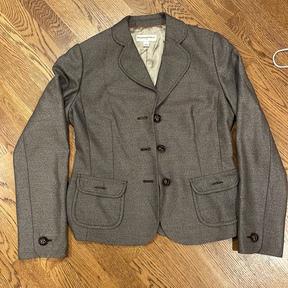 Banana Republic factory Women’s Suit Jacket. Size 6